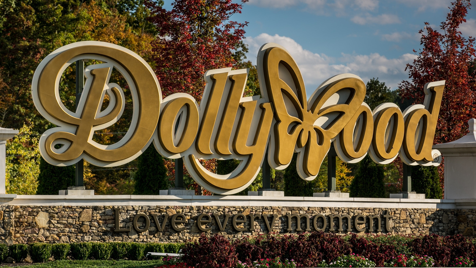 The Best Times To Visit Dollywood For The Fewest Crowds